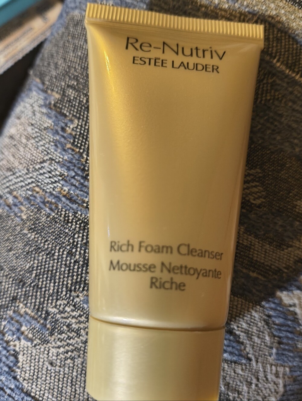 Estee Lauder Re-Nutriv Rich Foam Cleanser — Travel Size